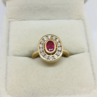 Sortija Oro 18k con Cuarzo Rojo y Diamantes