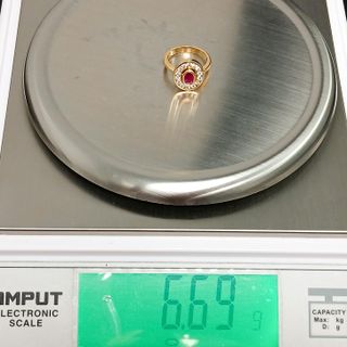 Sortija Oro 18k con Cuarzo Rojo y Diamantes