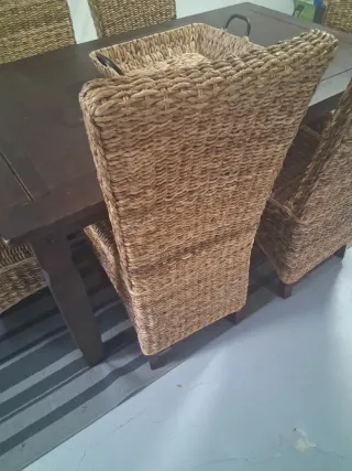 Mesa comedor y 6 sillas ratán