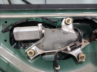 PORTON TRASERO MITSUBISHI MONTERO (V20/V40)