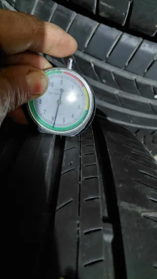 Neumático 225/60/18