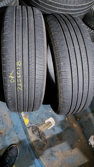 Neumático 225/60/18