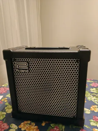 Amplificador de guitarra eléctrica Roland Cube 20X