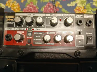 Amplificador de guitarra eléctrica Roland Cube 20X