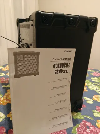 Amplificador de guitarra eléctrica Roland Cube 20X