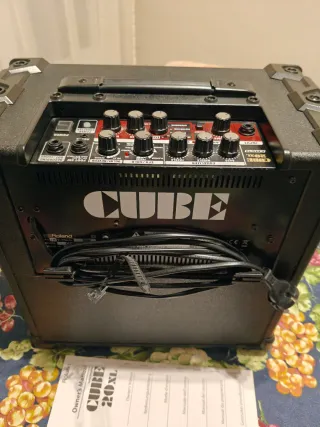 Amplificador de guitarra eléctrica Roland Cube 20X