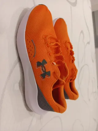 Zapatillas Under Armour Charged Surge 4 Naranja