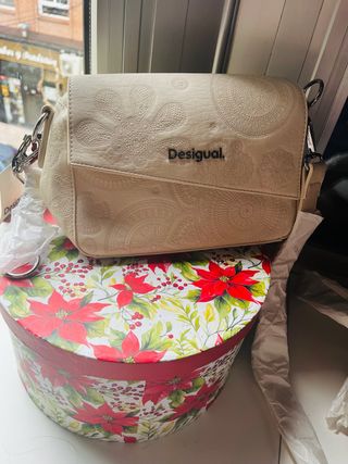 Bolso Desigual bordado beige