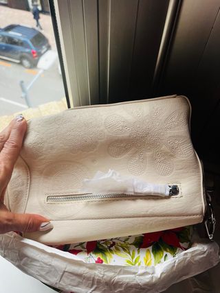 Bolso Desigual bordado beige