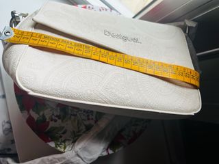 Bolso Desigual bordado beige