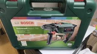 Taladro Percutor Bosch 700W