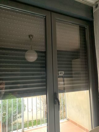 Puerta aluminio y cristal