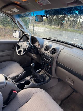 Jeep Cherokee - 1 año de garantía