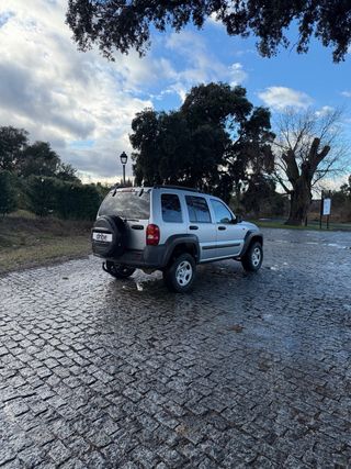 Jeep Cherokee - 1 año de garantía