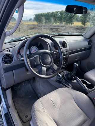 Jeep Cherokee - 1 año de garantía