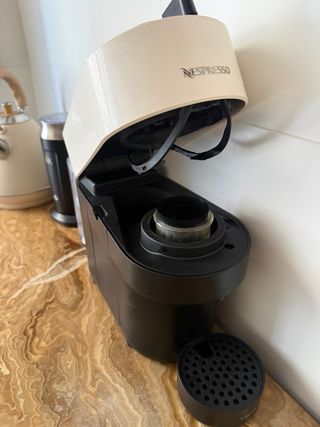 Cafetera Nespresso Vertuo Pop Crema Beige