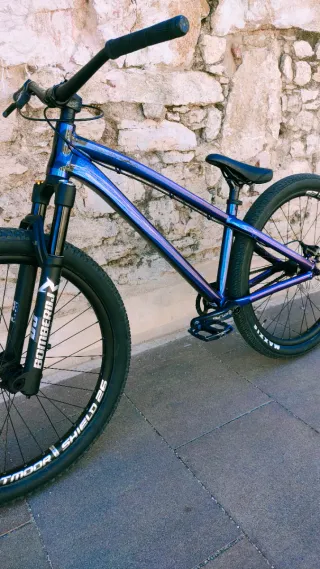 Bicicleta de Dirt Jump Dartmoor Two6player Pro