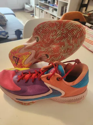 Nike FREAK 4 Purple Pink