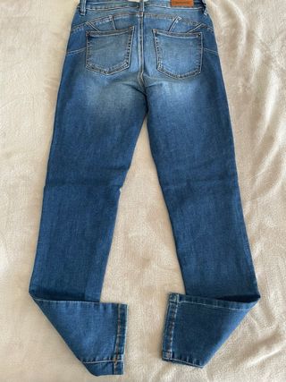 Pantalón tejano azul mujer