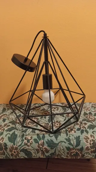 Lámpara colgante de metal negra