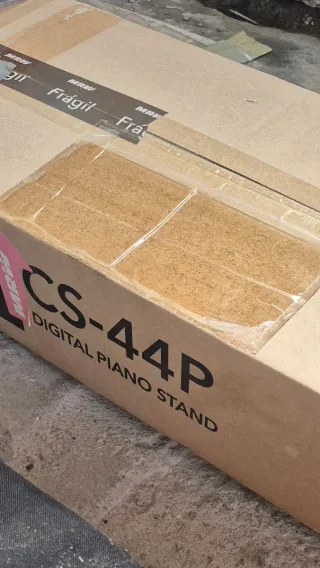 Teclado Casio de 88 teclas com todos os acessórios