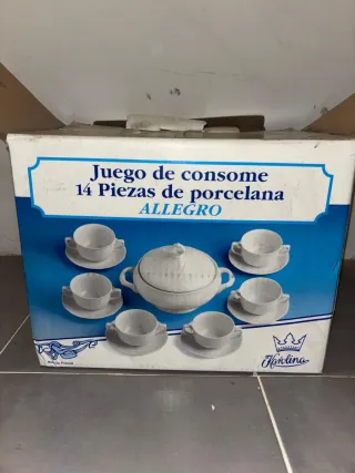 Juego de tazas y platillos de porcelana