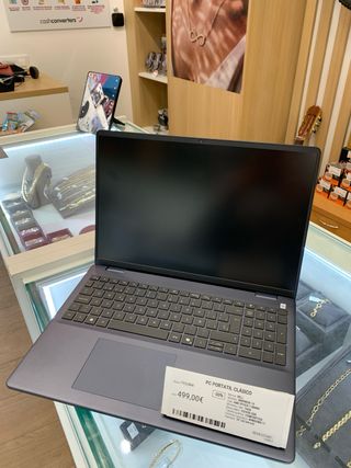 Dell Inspiron 16 AMD RYZEN 7 8840U 16GB 1TB SSD