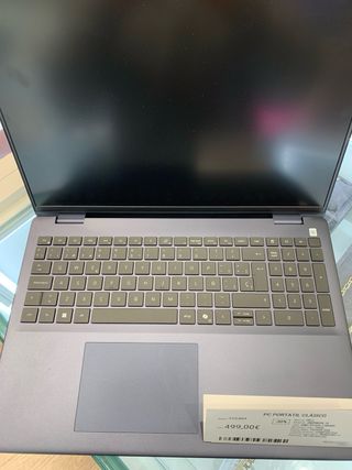 Dell Inspiron 16 AMD RYZEN 7 8840U 16GB 1TB SSD