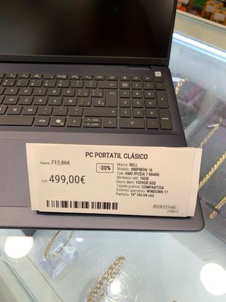 Dell Inspiron 16 AMD RYZEN 7 8840U 16GB 1TB SSD