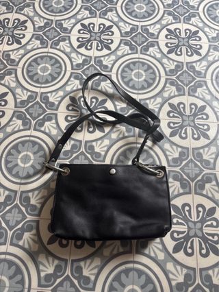 Bolso Zara tres compartimentos estampado serpiente