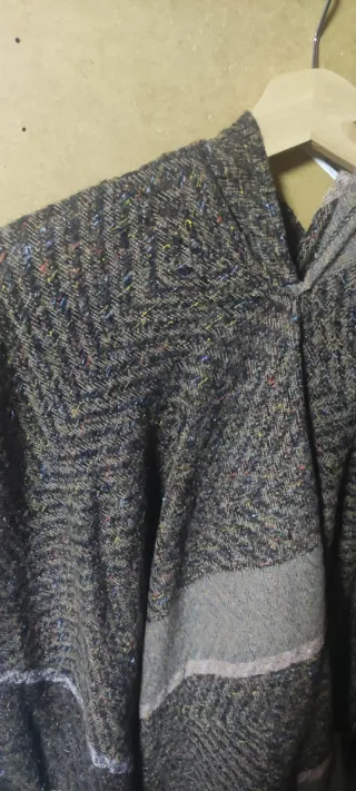 Capa lana tres cuartos flecos