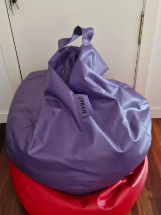 Puff polipiel morado y otro en rojo ... iguales