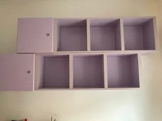 Dormitorio juvenil morado y blanco