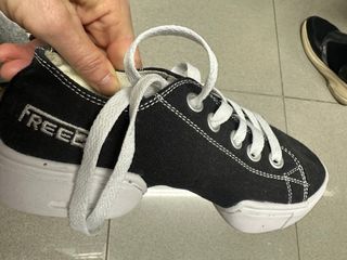 Zapatillas Freed of London Negras