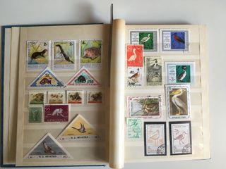 Clasificador con sellos de animales.