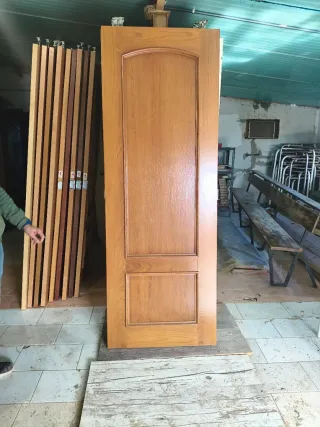 10-Puerta madera maciza