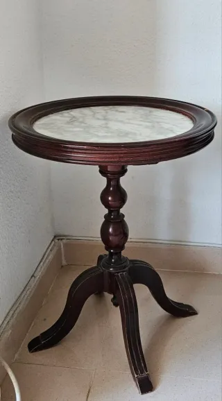 Mesa auxiliar redonda mármol y madera