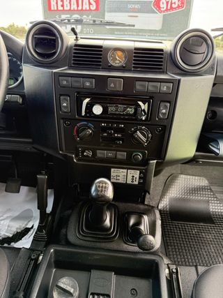 Land Rover Defender 2016