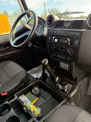 Land Rover Defender 2016