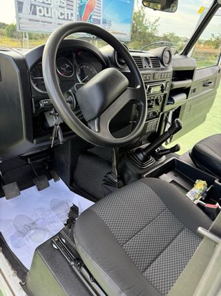 Land Rover Defender 2016