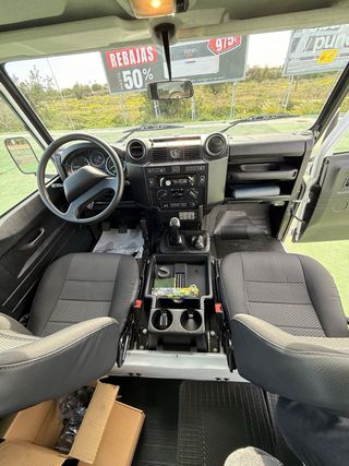 Land Rover Defender 2016