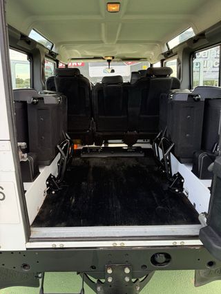 Land Rover Defender 2016