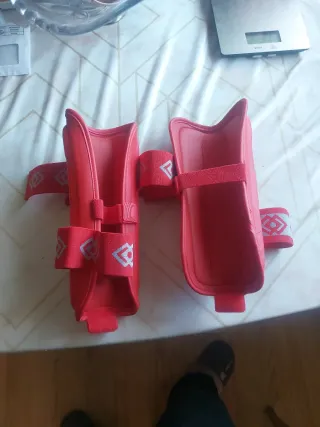 Espinilleras Dae Do WKF Rojo