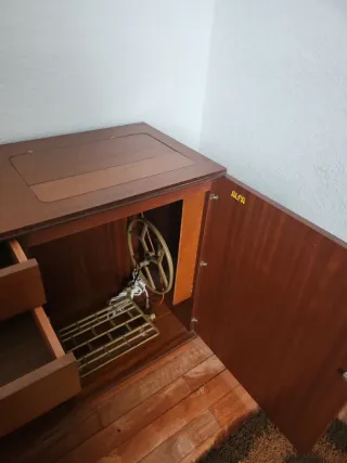 Armario de costura de madera marca alfa