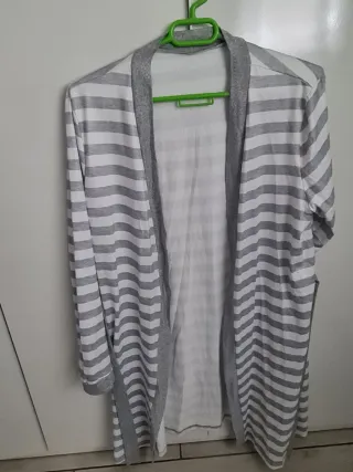 Camisón premamá con bata gris