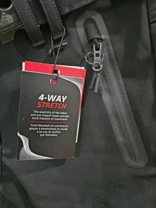 Pantalón Montaña Mountain Negro Sin Estrenar.Mujer