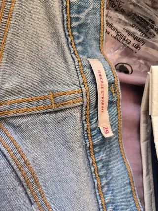 Pantalón Levis Talla 29/38/40 Roto