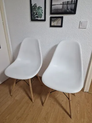 Sillas blancas diseño moderno