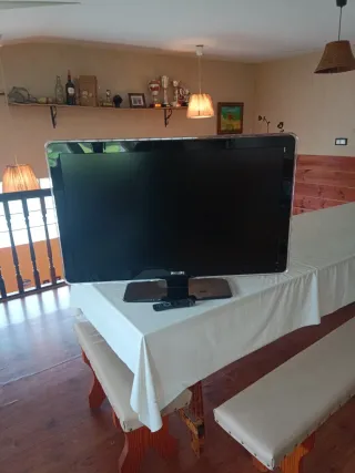 Televisor Philips Negro y Plateado