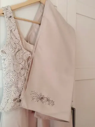 Traje de ceremonia beige talla 44